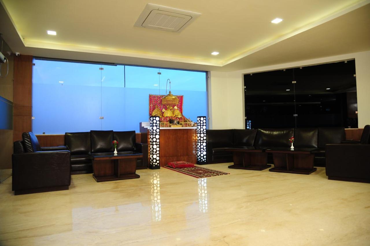 Hotel Grand Sharan คาตรา ภายนอก รูปภาพ