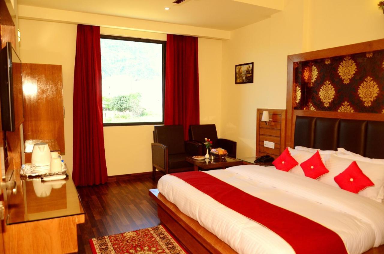 Hotel Grand Sharan คาตรา ภายนอก รูปภาพ