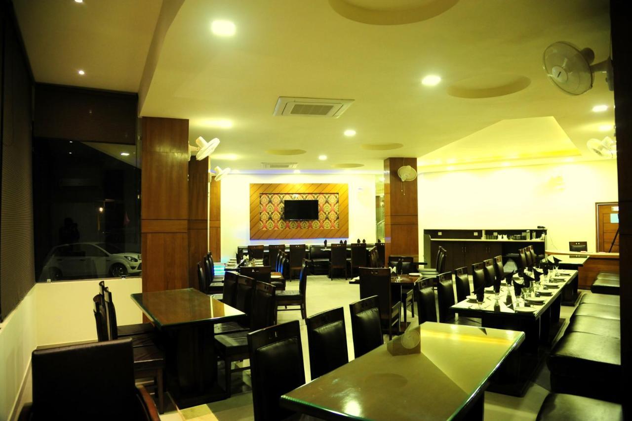 Hotel Grand Sharan คาตรา ภายนอก รูปภาพ