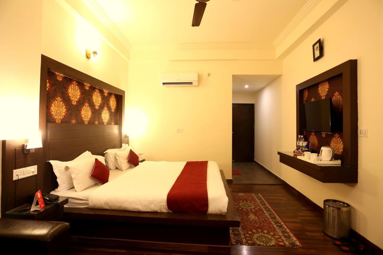 Hotel Grand Sharan คาตรา ภายนอก รูปภาพ
