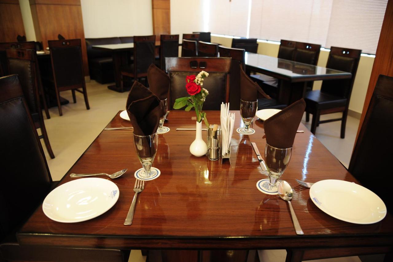 Hotel Grand Sharan คาตรา ภายนอก รูปภาพ