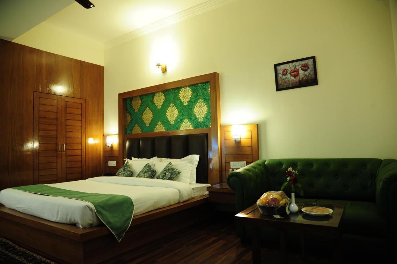 Hotel Grand Sharan คาตรา ภายนอก รูปภาพ