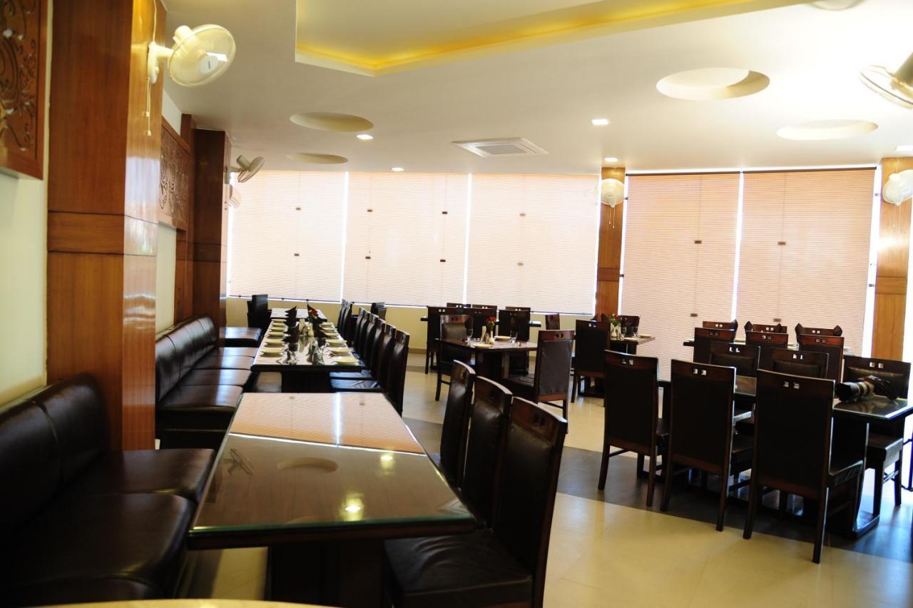 Hotel Grand Sharan คาตรา ภายนอก รูปภาพ