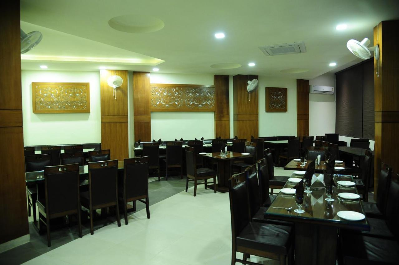 Hotel Grand Sharan คาตรา ภายนอก รูปภาพ